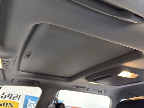 Used 2013 Toyota Land Cruiser AWD/4WD image 33