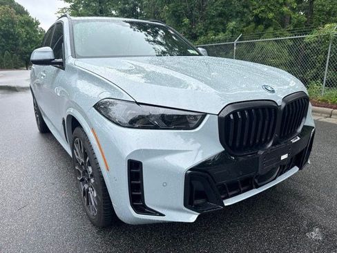 Used 2026 BMW X5 xDrive50e w/ M Sport Package AWD/4WD image 3