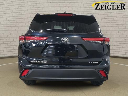 Used 2023 Toyota Highlander LE image 6