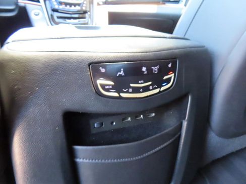 Used 2018 Cadillac Escalade Premium Luxury RWD image 35