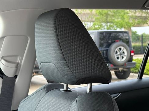 Used 2025 Toyota RAV4 XLE FWD image 16