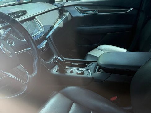 Used 2020 Cadillac XT5 Sportv AWD/4WD image 2