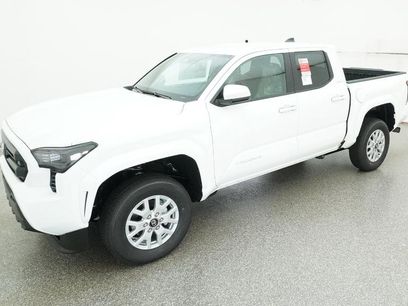 New 2025 Toyota Tacoma SR5