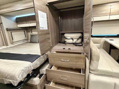 Used 2020 Mercedes-Benz Sprinter 3500 image 63