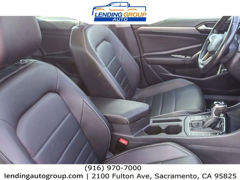 Used 2022 Volkswagen Jetta SE image 15