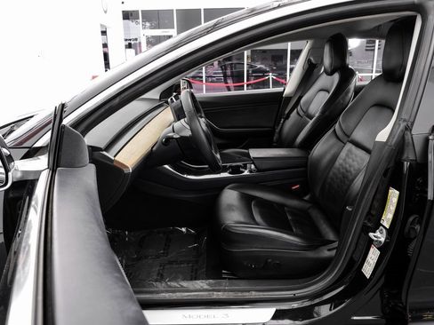 Used 2018 Tesla Model 3 Long Range image 4