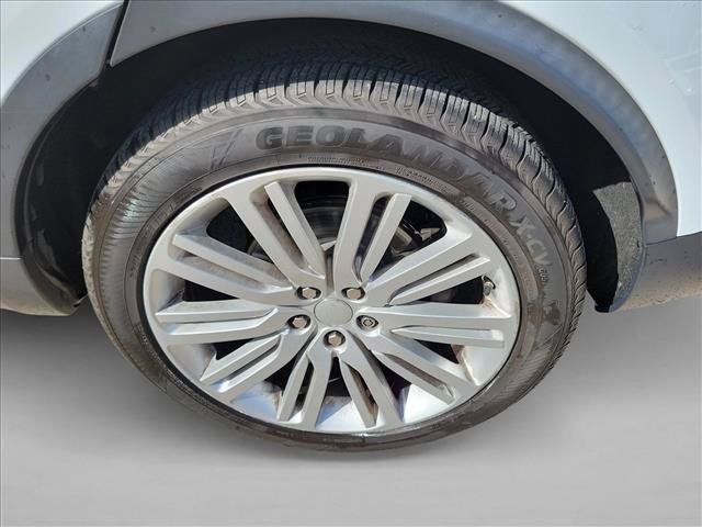 Used 2018 Land Rover Discovery HSE Luxury AWD/4WD image 12