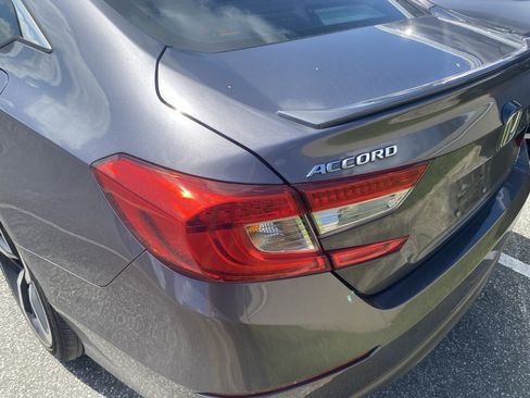 Used 2018 Honda Accord Sport image 21