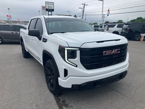 Used 2025 GMC Sierra 1500 Elevation AWD/4WD image 1