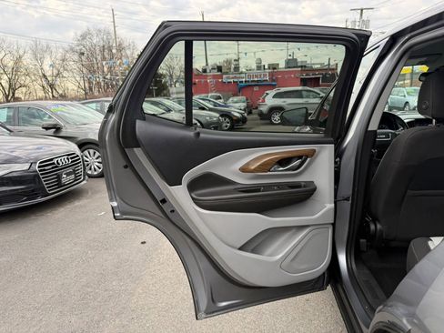Used 2018 GMC Terrain SLE image 43