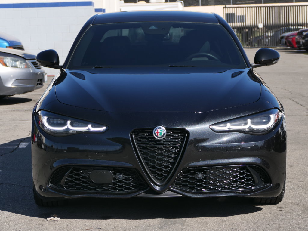 Used 2024 Alfa Romeo Giulia Veloce RWD image 7