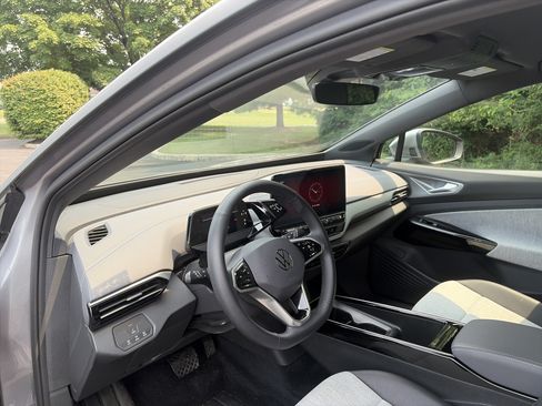 Used 2023 Volkswagen ID.4 Pro AWD/4WD image 17