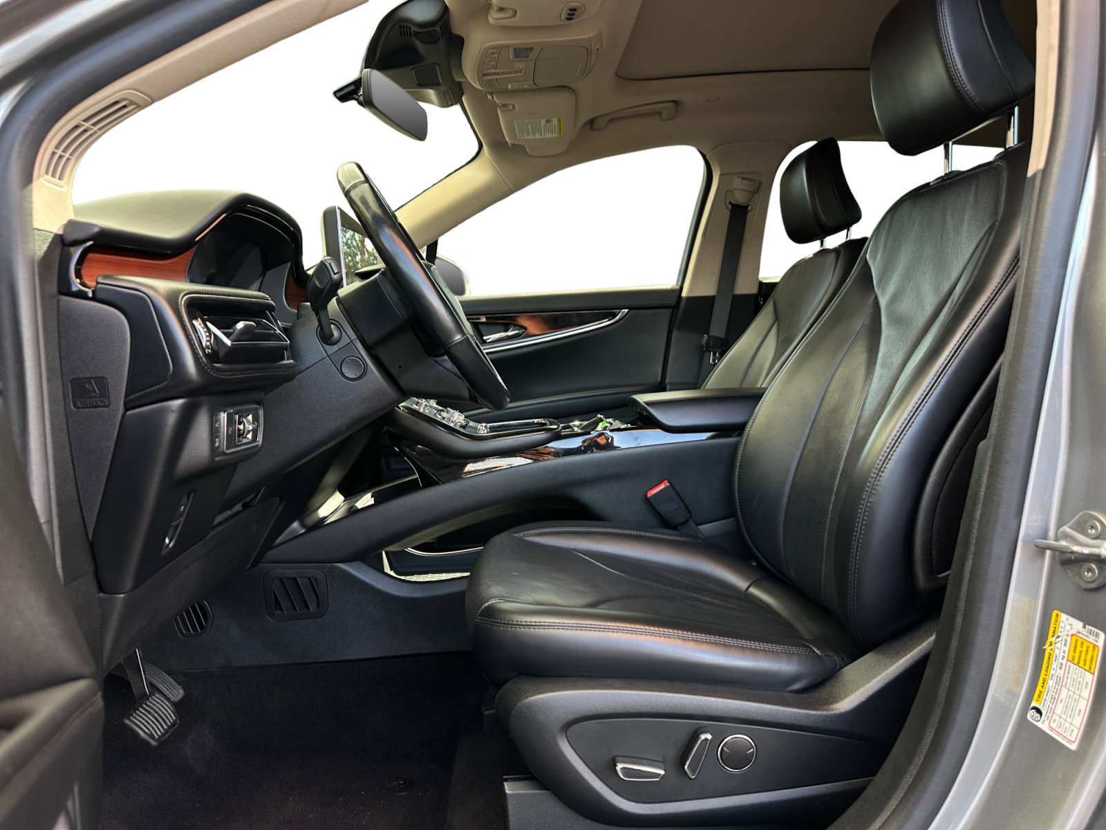 Used 2021 Lincoln Nautilus Reserve FWD image 9