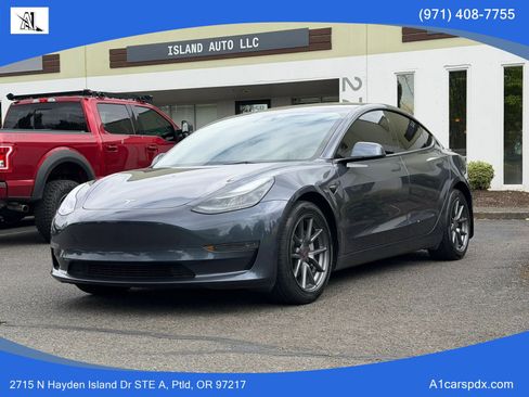 Used 2023 Tesla Model 3 Standard Range RWD image 4