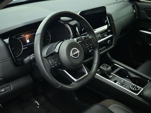 Used 2024 Nissan Pathfinder SL image 52