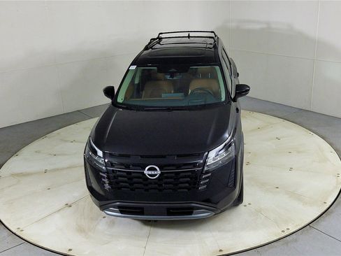 New 2026 Nissan Pathfinder Platinum w/ Cargo Package image 14