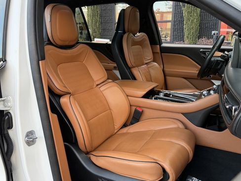 Used 2023 Lincoln Aviator Black Label w/ Class IV Trailer Tow Package image 35