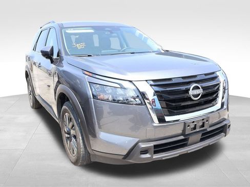 Used 2025 Nissan Pathfinder SV AWD/4WD image 10