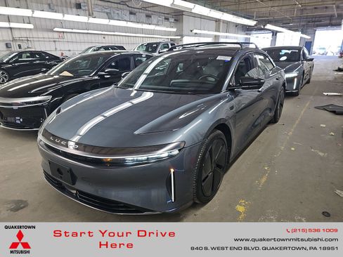 Used 2024 Lucid Air Touring image 1