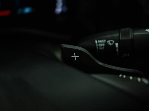 Used 2025 Toyota Camry SE image 19