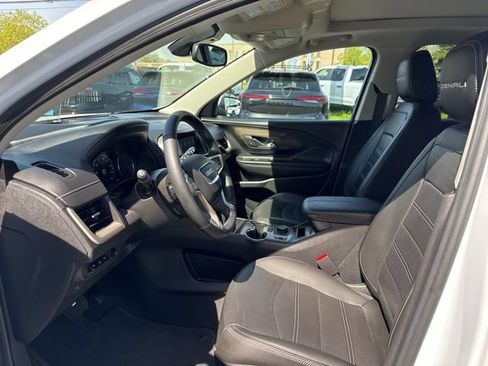 Used 2023 GMC Terrain Denali w/ Denali Premium Package AWD/4WD image 7