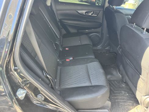 Used 2017 Nissan Rogue SV AWD/4WD image 12