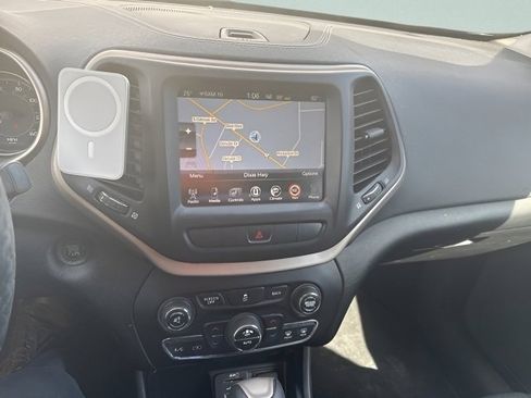 Used 2014 Jeep Cherokee Limited image 13