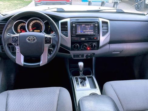 Used 2014 Toyota Tacoma PreRunner image 14