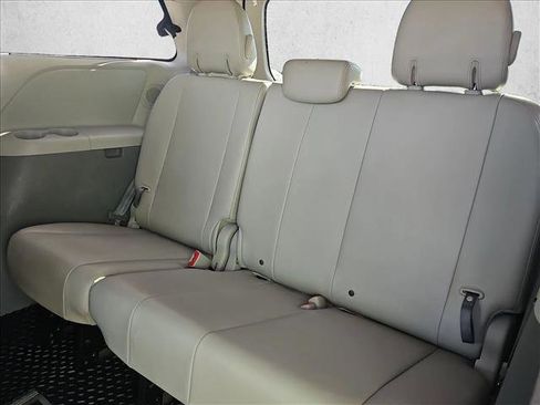 Used 2011 Toyota Sienna XLE w/ XLE Navigation Pkg image 22