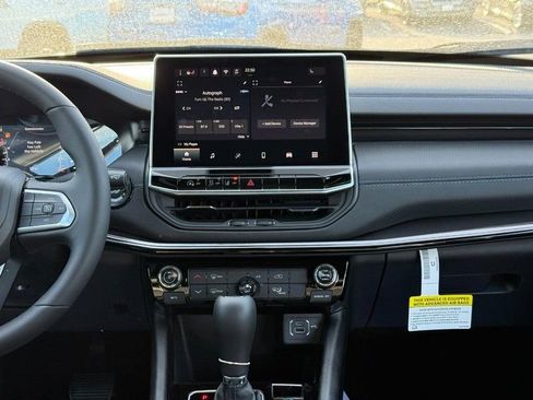 New 2026 Jeep Compass Latitude AWD/4WD image 9