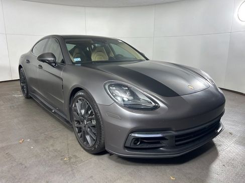Used 2018 Porsche Panamera 4S image 2