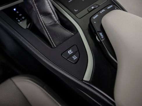 Used 2020 Lexus UX 250h w/ Premium Package AWD/4WD image 37