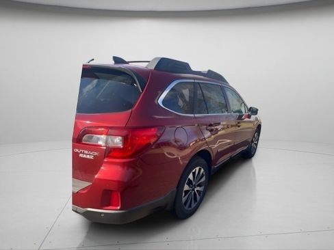 Used 2017 Subaru Outback 2.5i Limited image 6