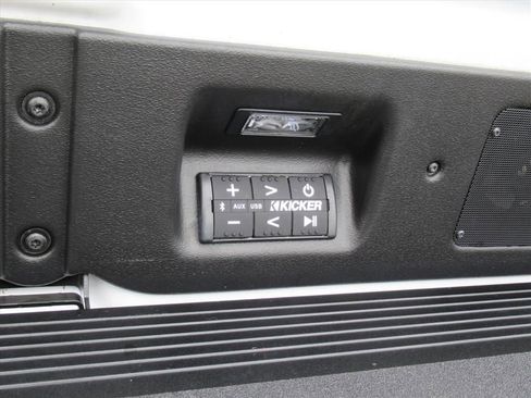 Used 2023 GMC Sierra 2500 Denali w/ Denali Ultimate Package image 8