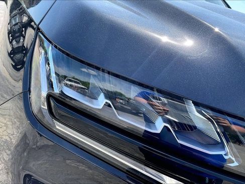 Used 2024 Chevrolet Tahoe Z71 w/ Luxury Package image 33