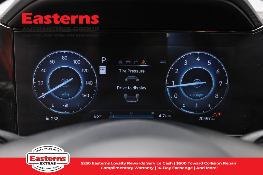 Used 2025 Hyundai Elantra SEL FWD image 19