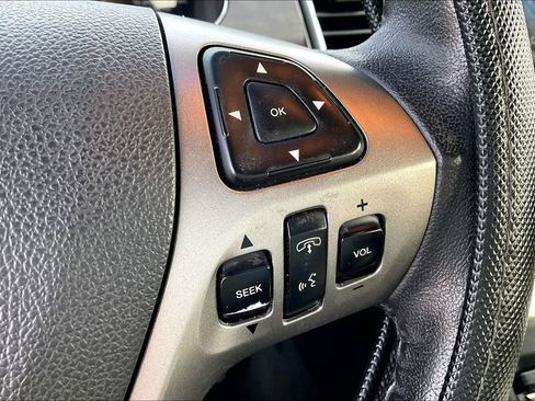 Used 2015 Ford Taurus Limited image 15