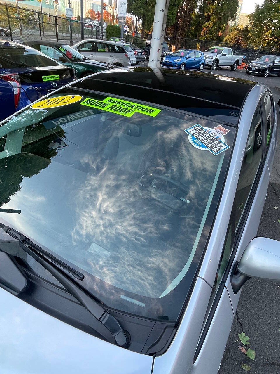Used 2012 Toyota Prius Four w/ Deluxe Solar Roof Pkg FWD image 2