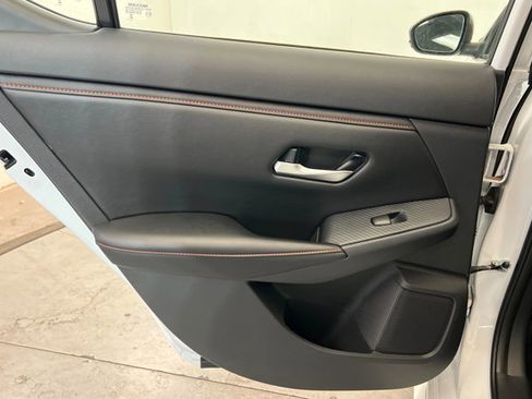 Used 2025 Nissan Sentra SR w/ SR Premium Package image 18