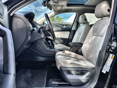 Used 2019 Volkswagen Tiguan SEL image 11