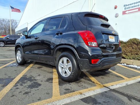 Certified 2022 Chevrolet Trax LS w/ Tint and Cruise Package image 4