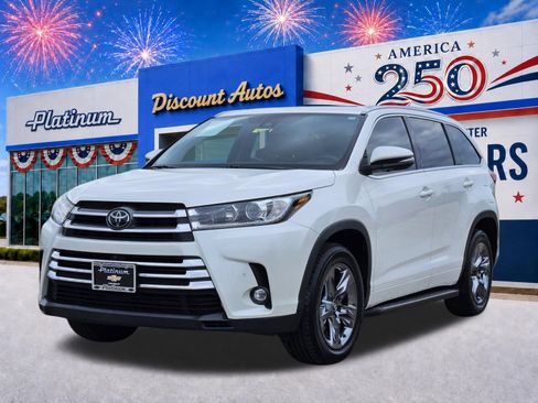 Used 2019 Toyota Highlander Limited Platinum FWD image 2