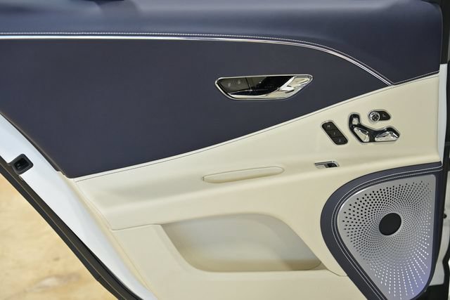 Used 2024 Bentley Flying Spur V8 AWD/4WD image 33