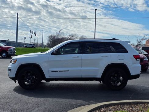 Used 2018 Jeep Grand Cherokee Laredo image 8