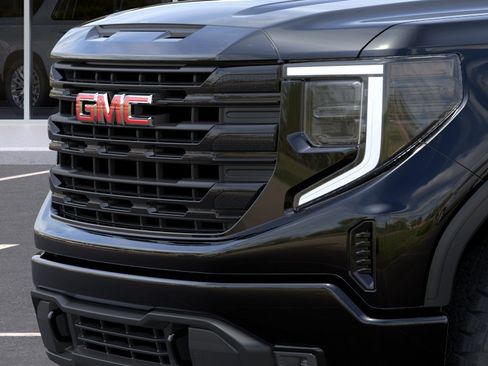 Used 2026 GMC Sierra 1500 Elevation w/ Elevation Select Package AWD/4WD image 13