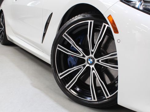 Used 2019 BMW M850i xDrive Convertible w/ M Carbon Exterior Package AWD/4WD image 32