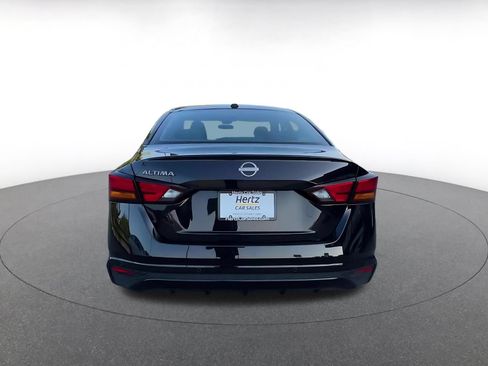 Used 2025 Nissan Altima 2.5 SV FWD image 12