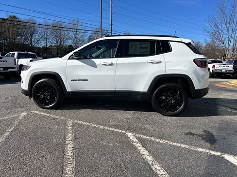 New 2026 Jeep Compass Latitude image 4