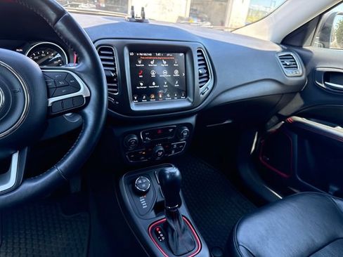 Used 2017 Jeep Compass Trailhawk w/ Leather Interior Group AWD/4WD image 21