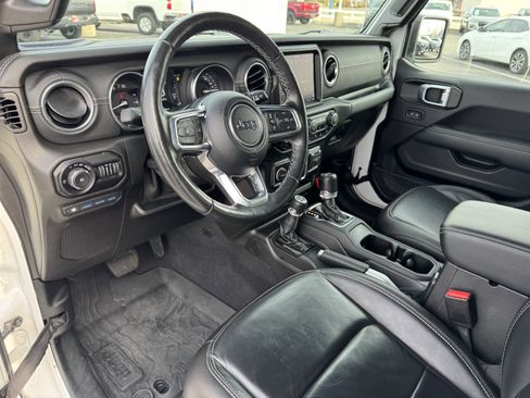 Used 2021 Jeep Wrangler Unlimited Sahara w/ Cold Weather Group image 27
